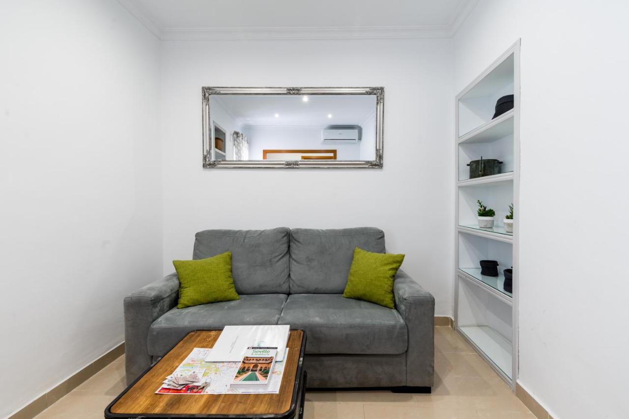 세비야 Holi-Rent Salado 아파트 외부 사진